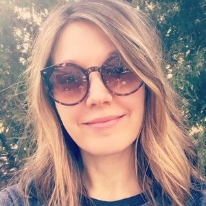 Meet your Posher, Carrie